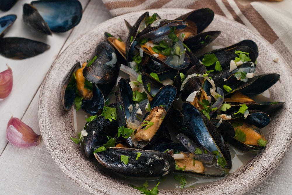 Mussels with Shallots and Parsley Frozen Fish Direct